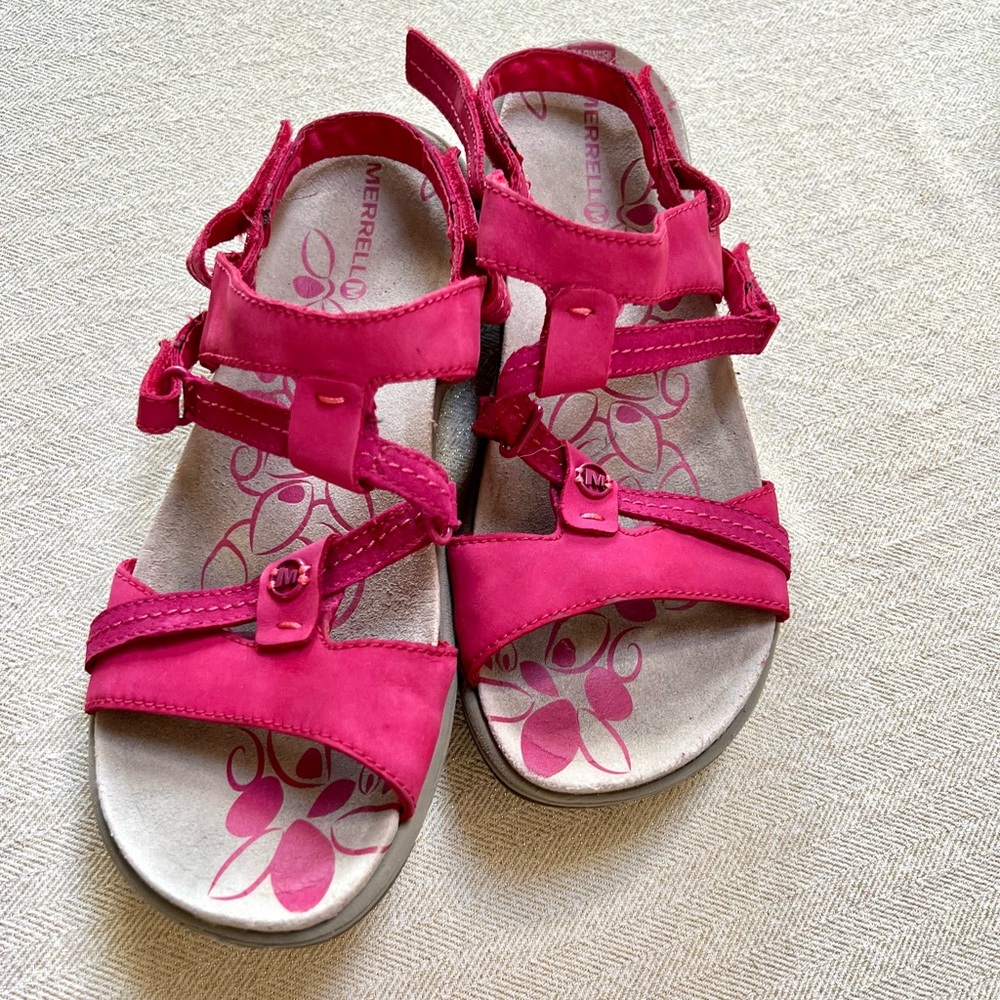 Size 10 Women’s Merrell Strappy Sandals pretty and great for hikes!